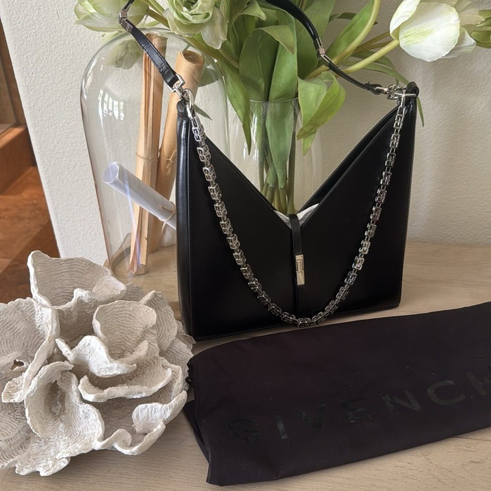 💯 Authentic Givenchy Moon cut bag